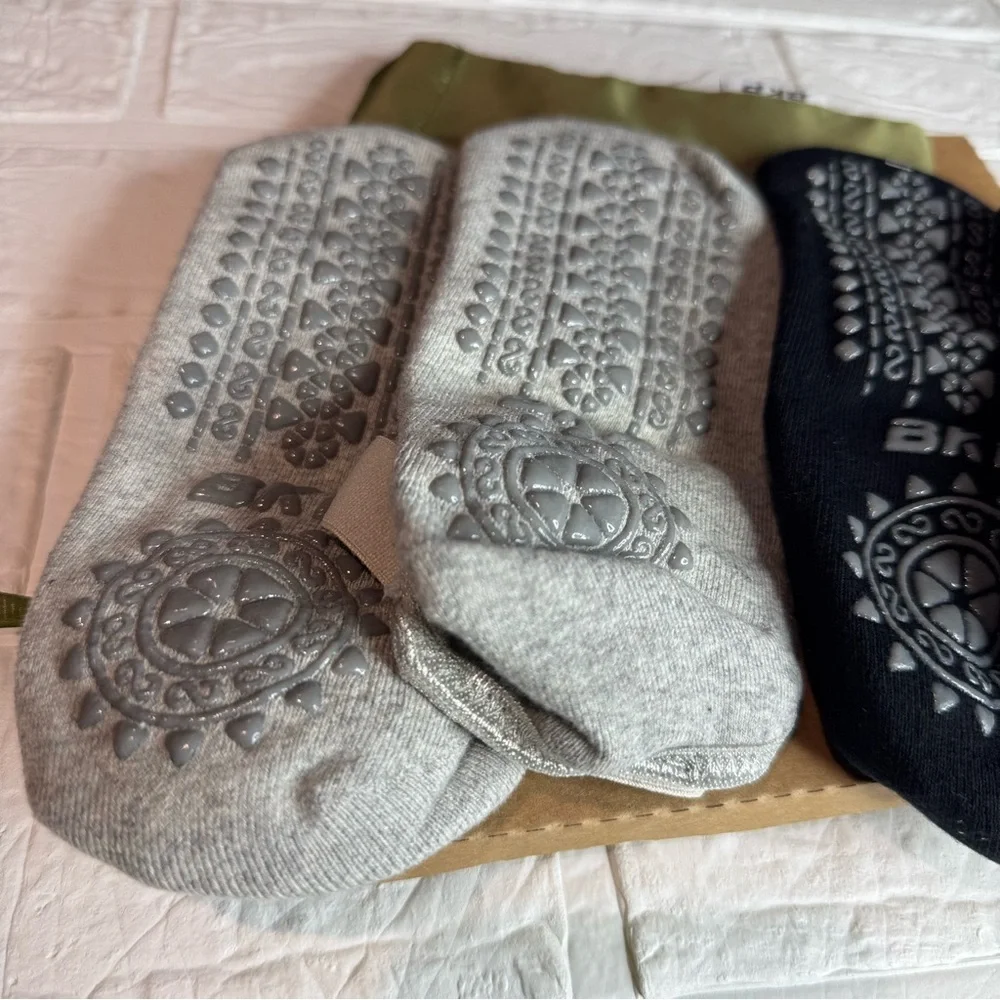 New Yoga Grip Socks 2 Pair